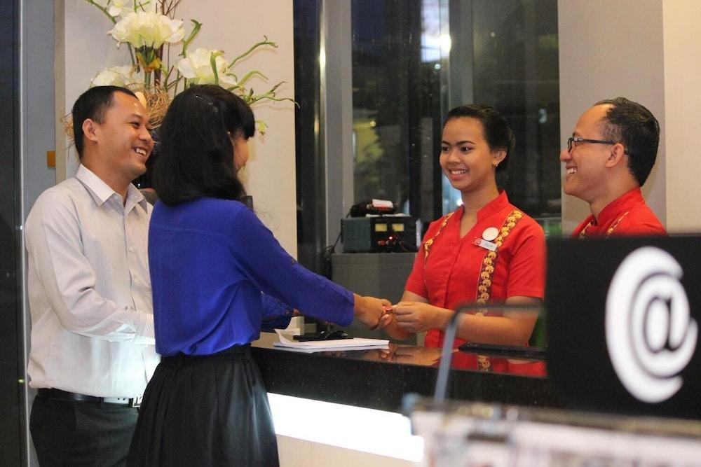 @Hom Semarang Simpang Lima Hotel ภายนอก รูปภาพ