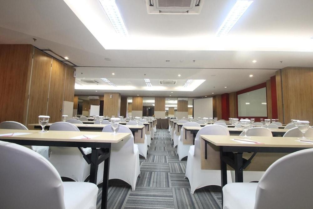 @Hom Semarang Simpang Lima Hotel ภายนอก รูปภาพ