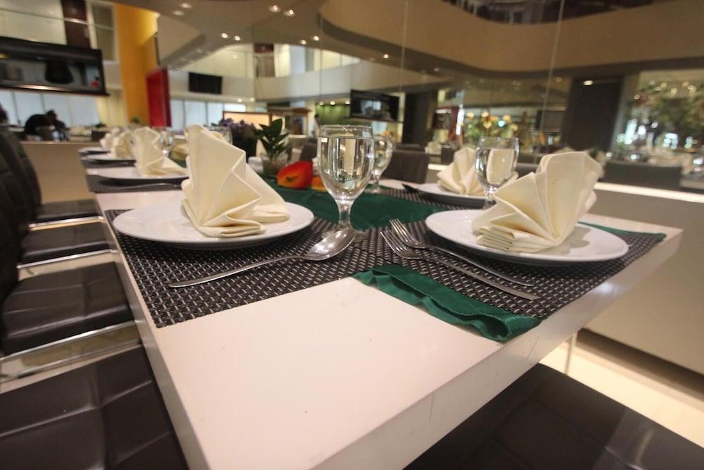 @Hom Semarang Simpang Lima Hotel ภายนอก รูปภาพ