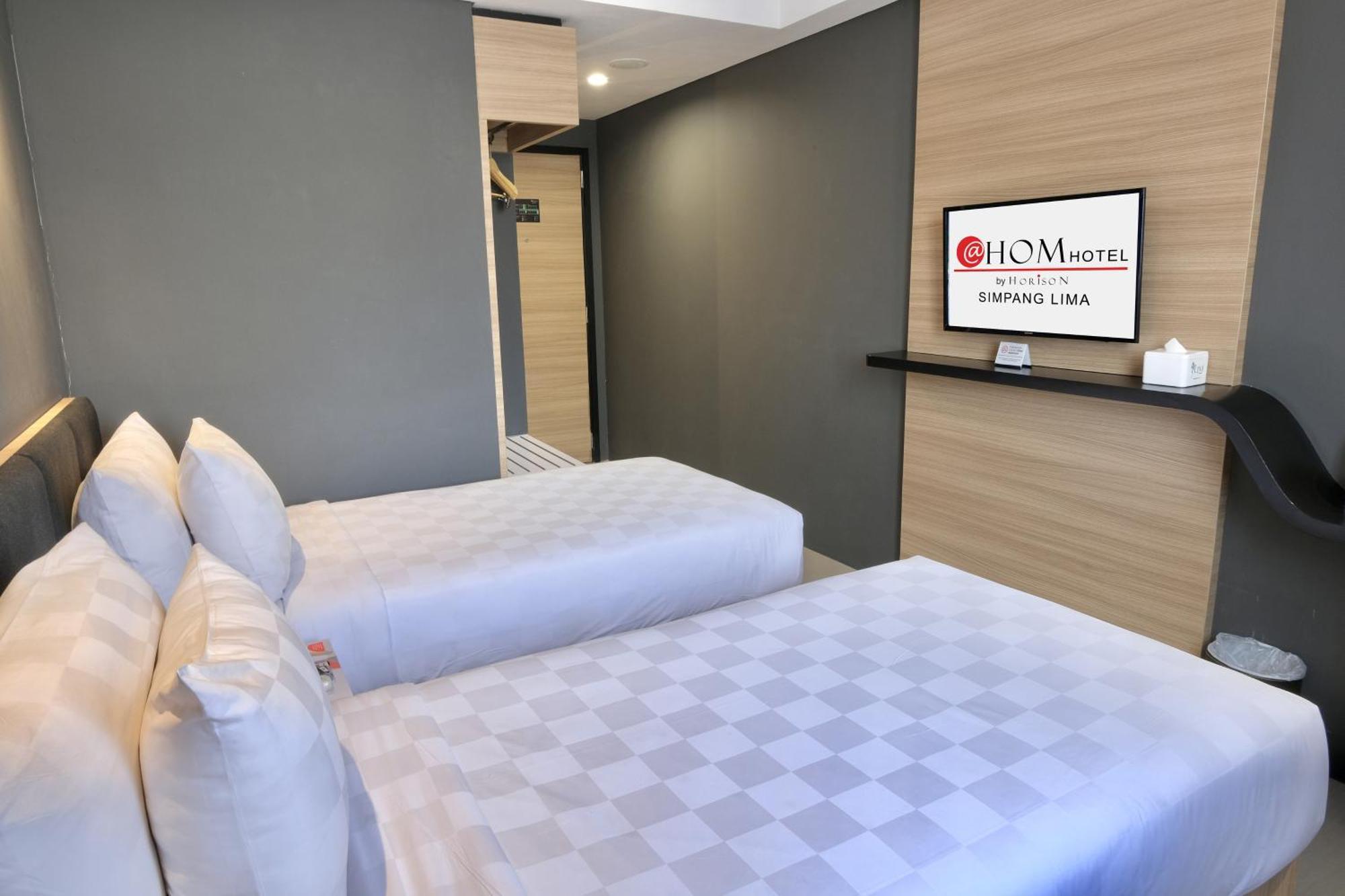 @Hom Semarang Simpang Lima Hotel ภายนอก รูปภาพ
