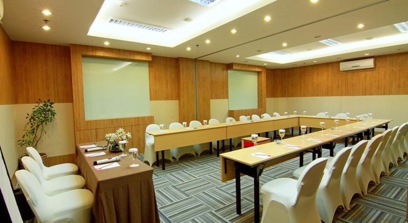 @Hom Semarang Simpang Lima Hotel ภายนอก รูปภาพ