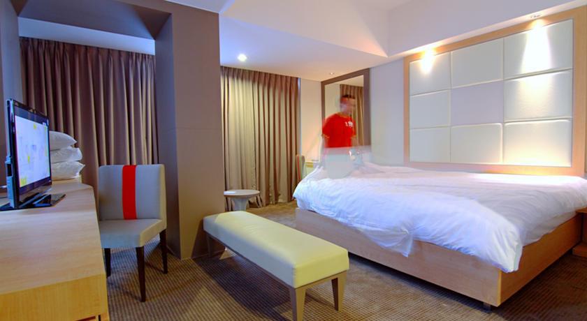 @Hom Semarang Simpang Lima Hotel ภายนอก รูปภาพ